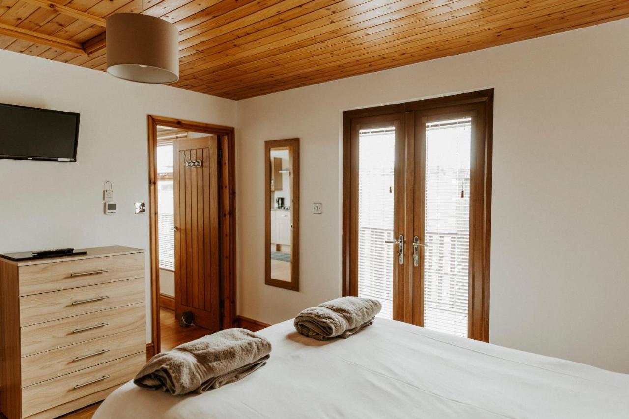 Fairview Farm Retreat: Luxury In Nottinghamshire Countryside Chalet