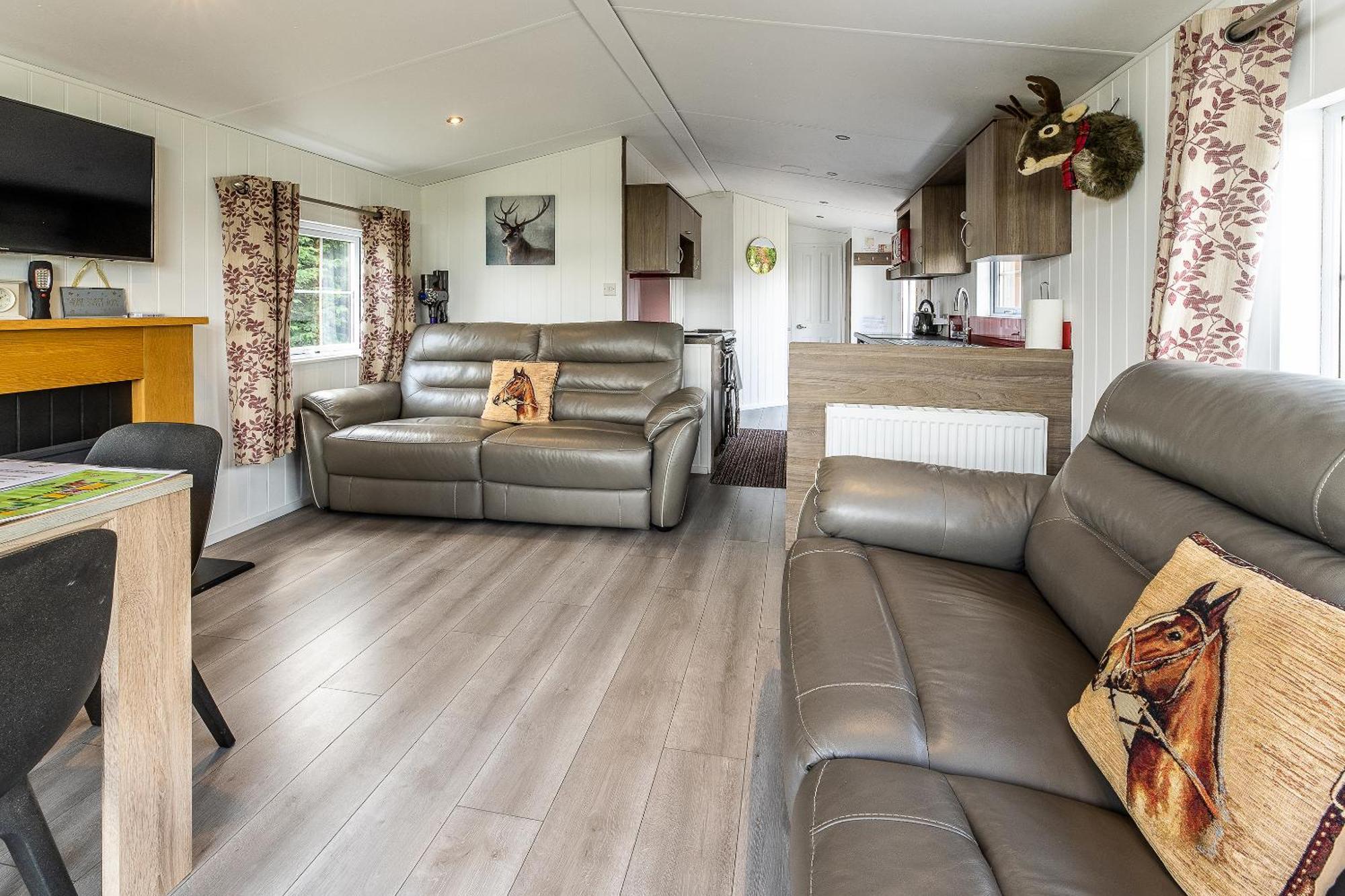 Chalet Fairview Farm Retreat: Luxury In Nottinghamshire Countryside