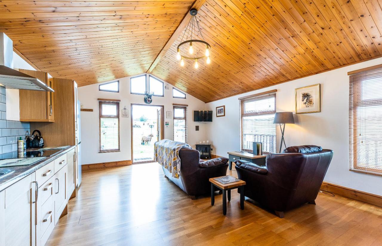 Fairview Farm Retreat: Luxury In Nottinghamshire Countryside Chalet Nottingham